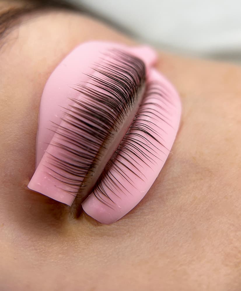 Améliorer la beauté naturellement : La magie du lifting des cils dévoilée